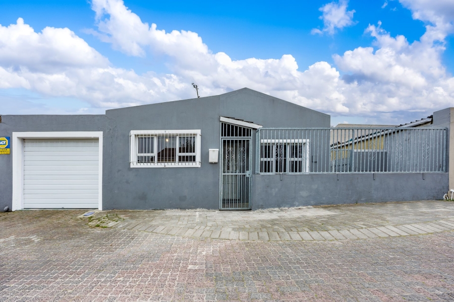 3 Bedroom Property for Sale in Silversands Western Cape